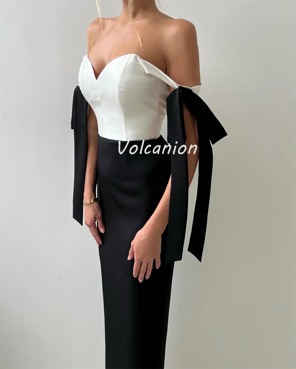 カスタマイズされたモダンなスタイルのサイズが利用可能ジャージーボウリボンシャーリングストレートティーレングスドレスオーダーメイドオケージョンドレス複雑