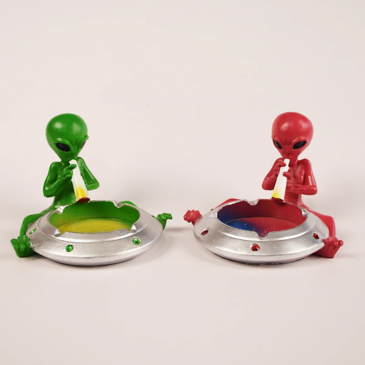 1PC, Ashtray, Exquisite Alien Creative Ashtray, Creative UFO Design,Alien Personalized Ashtray, Alien Style Resin Ashtray