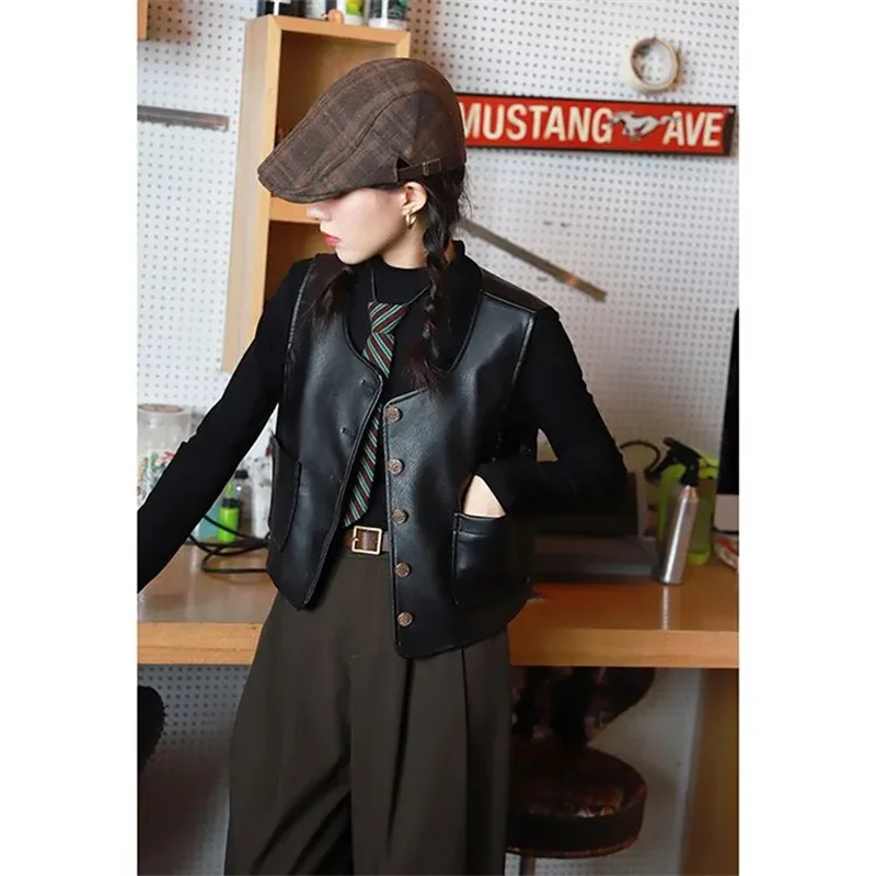 سترة جلدية المرأة الخريف جديد الرجعية التصميم البريطاني المتخصصة جولة الرقبة سترة قصيرة سترة الكتف سترة جلدية البني XQ149