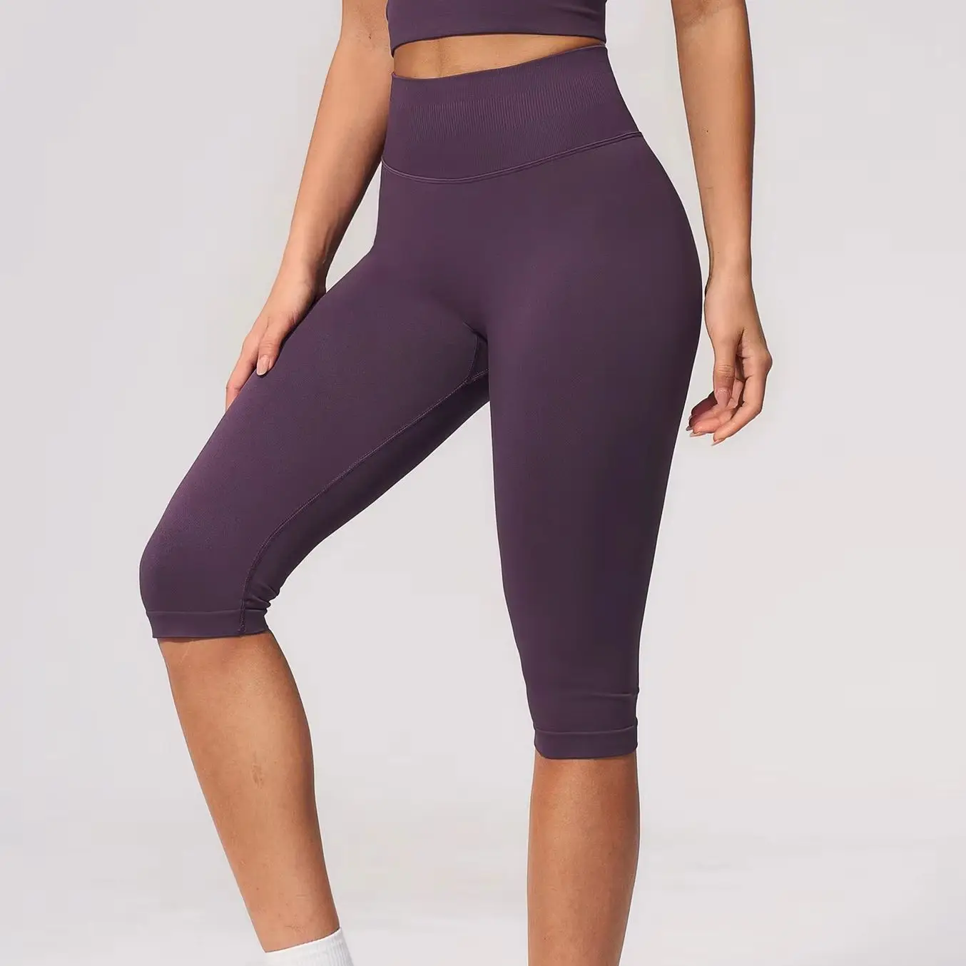Seamless Threaded Yoga Mid Pants High Waist Yoga Shorts Women Breathable Fitness Sports Shorts Running Cycling Short Gym Shorts
