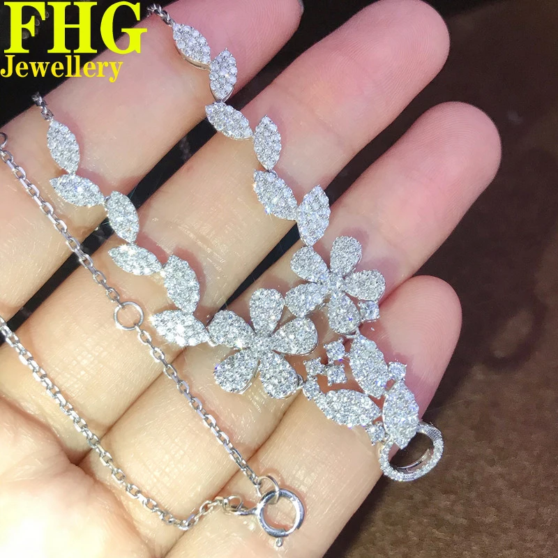 

Natural Real Diamond 2Ct 18K White Gold Diamonds Necklcae Flower Universal buckle Ladies Birthday Gift Party Wedding Jewelry