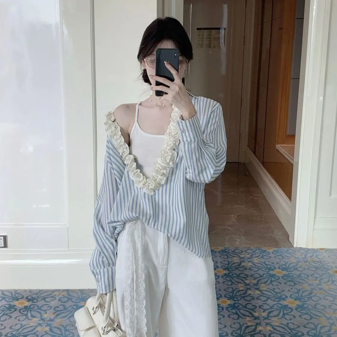 

Oversized Bright Line Decoration Floral Long Sleeve T-Shirts Women Clothing Korean Fashion Patchwork Striped V-neck Shirts Tops