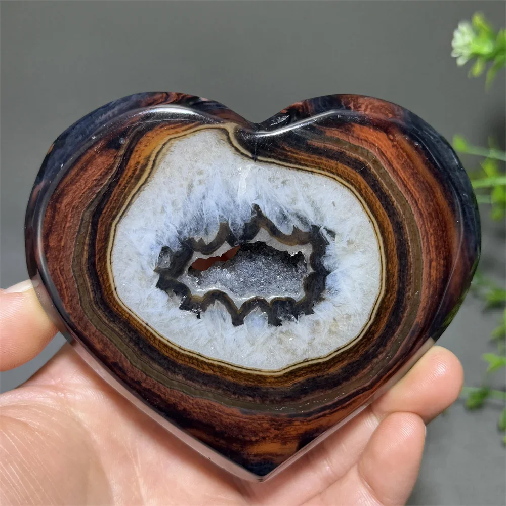 Natural Black And Red Striped Agate Crystal Hole Heart-Shaped Spiritual Healing Meditation Witchcraft Energy Home Decoration