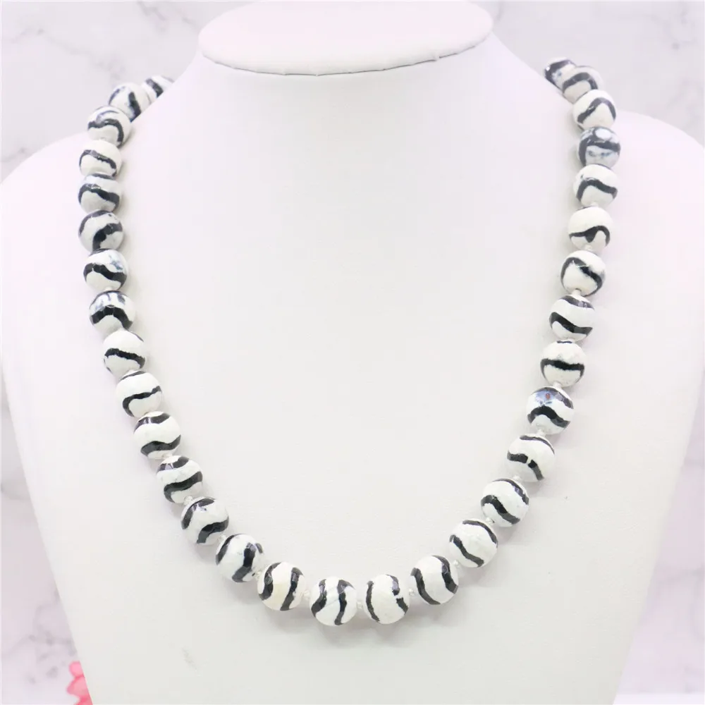 10mm Round Faceted Strip Black White Natural Agates Onyx Beads Necklace Women Girl Hand Made Jewelry Making Design DIY Accessory