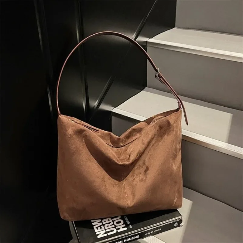 

Sophisticated Effortless Diaper Bag Crossbody Mom Park Outing Baby Care Exquisite Chic Sleek Fashionable Parent-Friendly