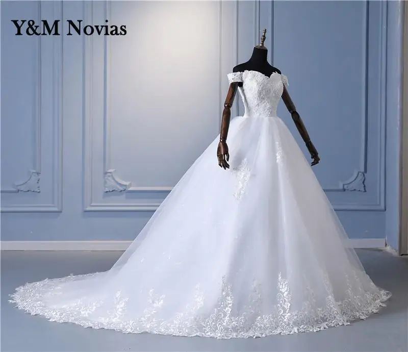 Y & M-Frisado Barco Pescoço Fora Do Ombro Vestido De Noiva, Vestidos De Casamento Branco, Apliques De Renda, Comprimento Do Pavimento ou Trem, Vídeo Real