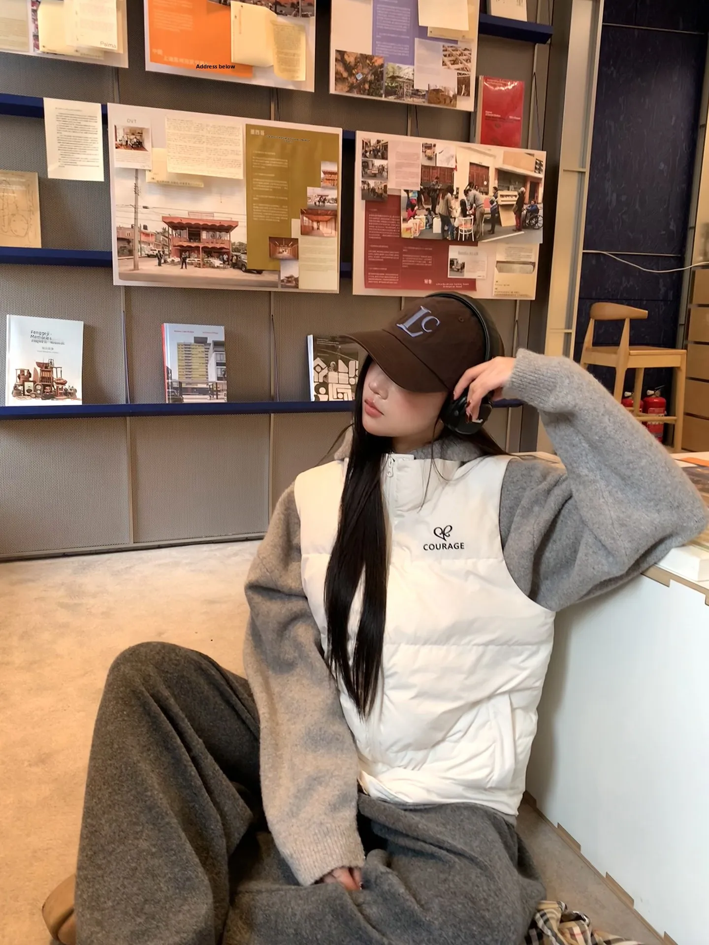 

Sli Faionable Женский пуховый жилет Зимняя верхняя одежда Новинка 2025 года Модный красный Celebri Studio Полиэфирное волокно на молнии Cl...