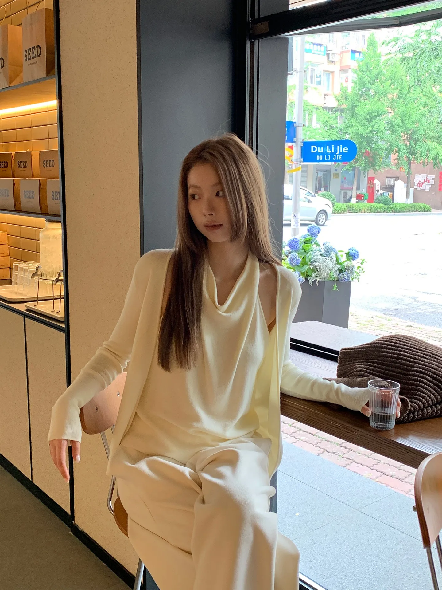 

Красный вязаный топ Celebri для женщин: модный весенний свитер-жакет с эффектом двухслойности, длинными рукавами и декоративным вырезом