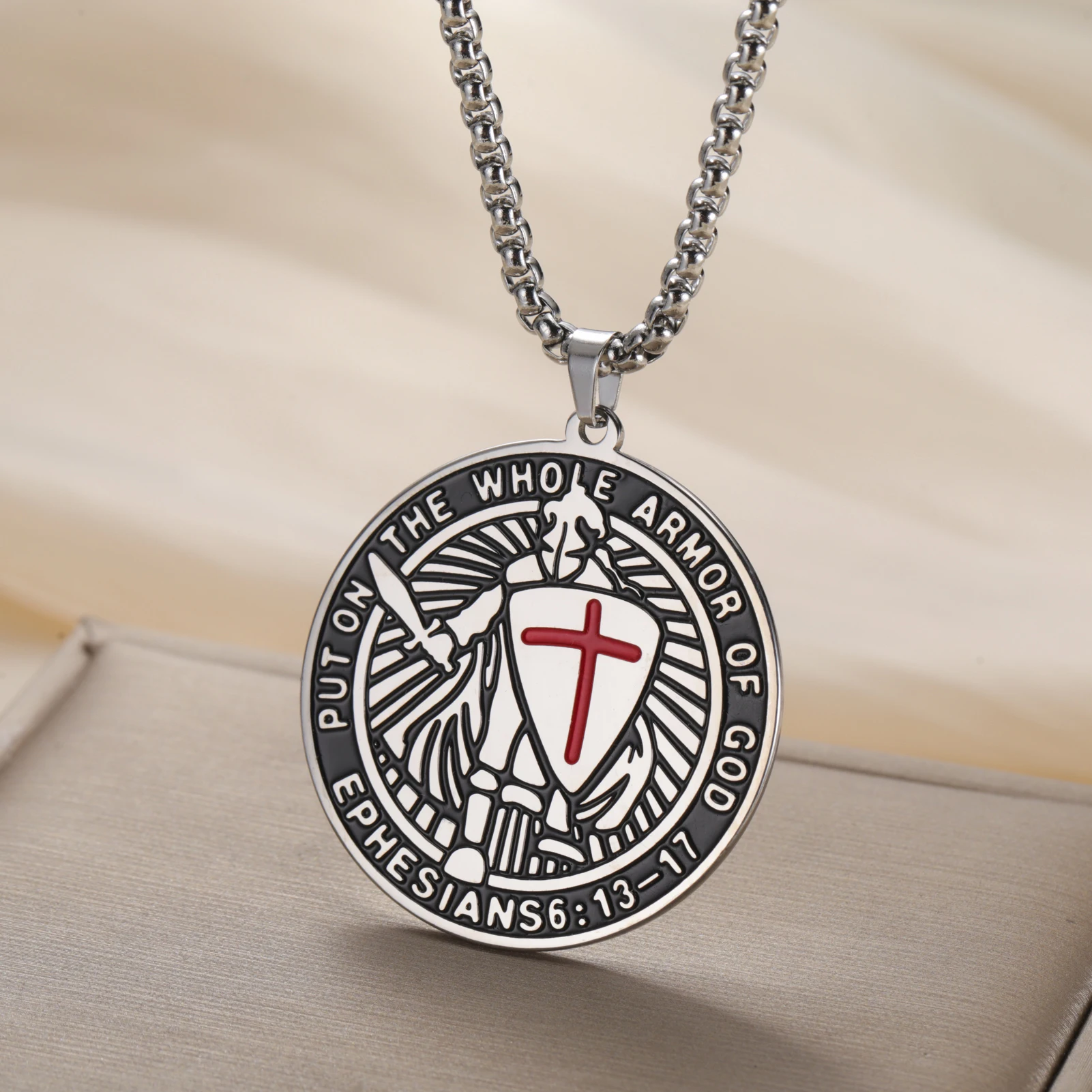 LIKGREAT – collier avec armure de dieu chrétienne pour hommes, chaîne de cou de chevalier en acier inoxydable, croix religieuse, verset de la Bible, bijoux cadeau
