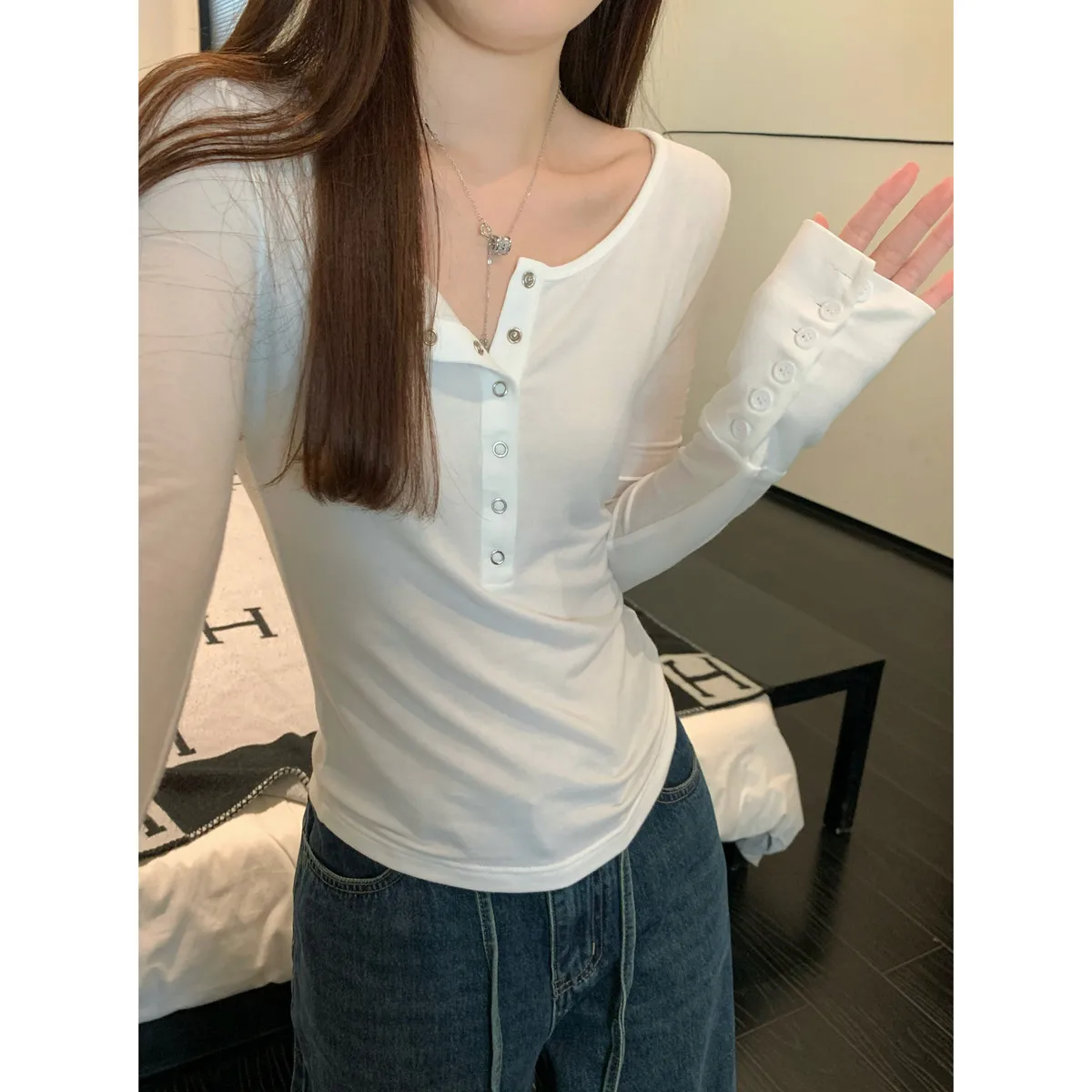 Spring New Style Korean Version Slim Fit round Neck T-Shirt Women's Base Layer Top Button Design Long Sleeve Knitted Shirt