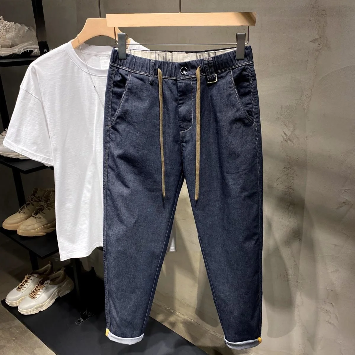 

Модные джинсы из денима для мужчин: свободные, зауженные, в стиле Harlan, эластичные, повседневные, из смесового хлопка, молодежные, на все сезоны