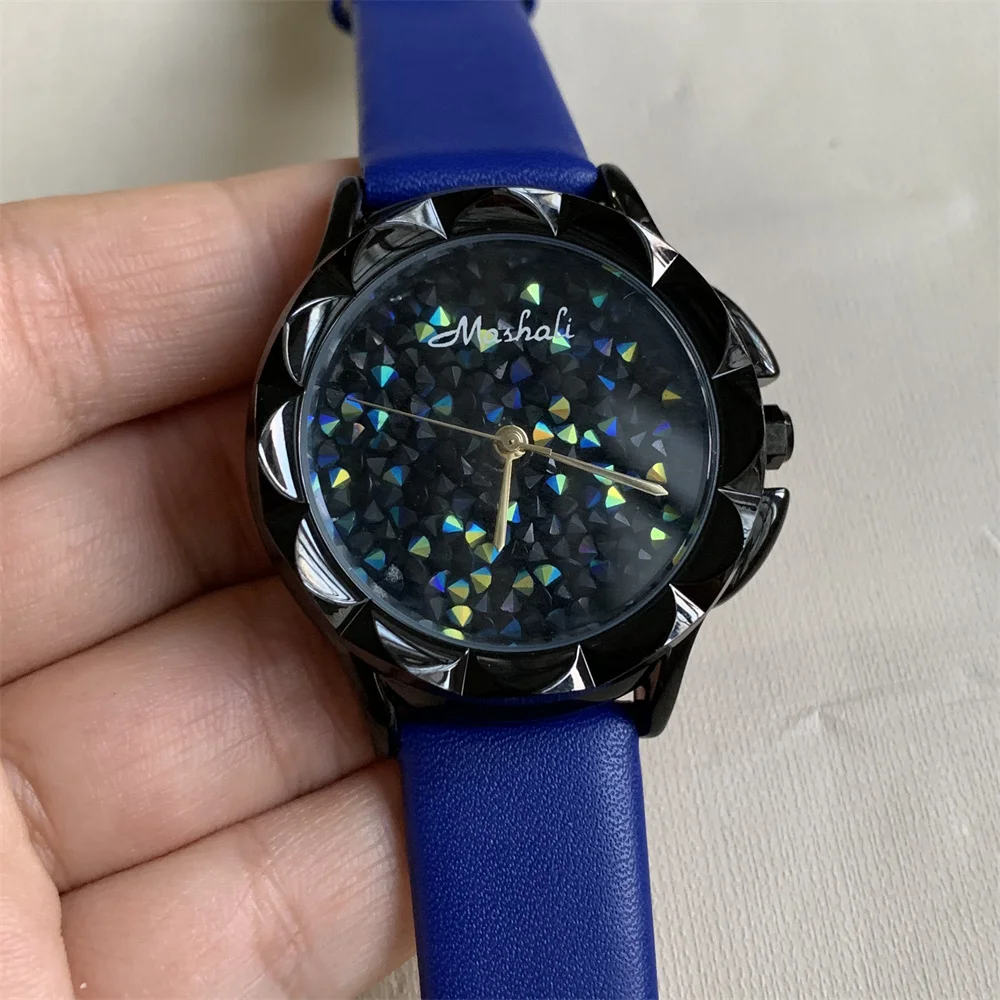 Vendite di liquidazione cristalli blu scintillanti orologi da donna insolito Cool Big Fashion orologio da polso cinturino in pelle orologio al quarzo impermeabile