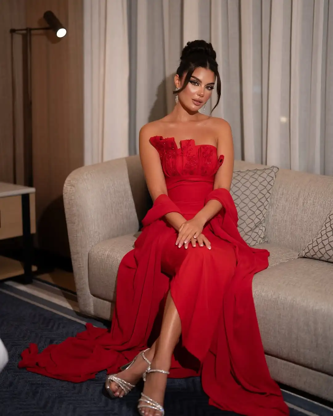 

Customized Gorgeous Irregular Decoration Cocktail Dresses Party Dresses Strapless Crystal Beaded Evening Prom Gowns