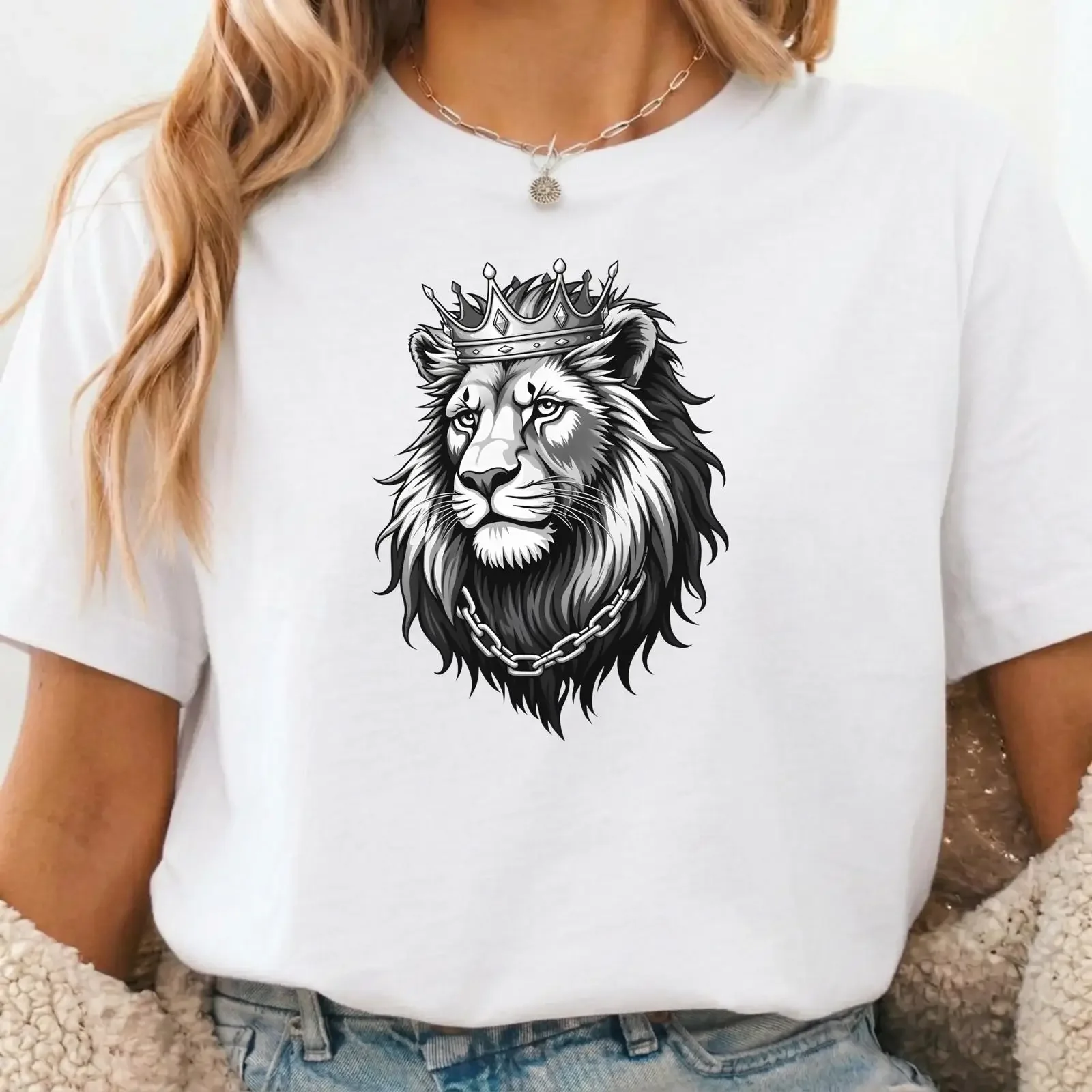 King Lion T Shirt Crowned Royal Majestic Regal Animal Luxury Powerful Design  vintage Washed Stylish designer clothes Casual