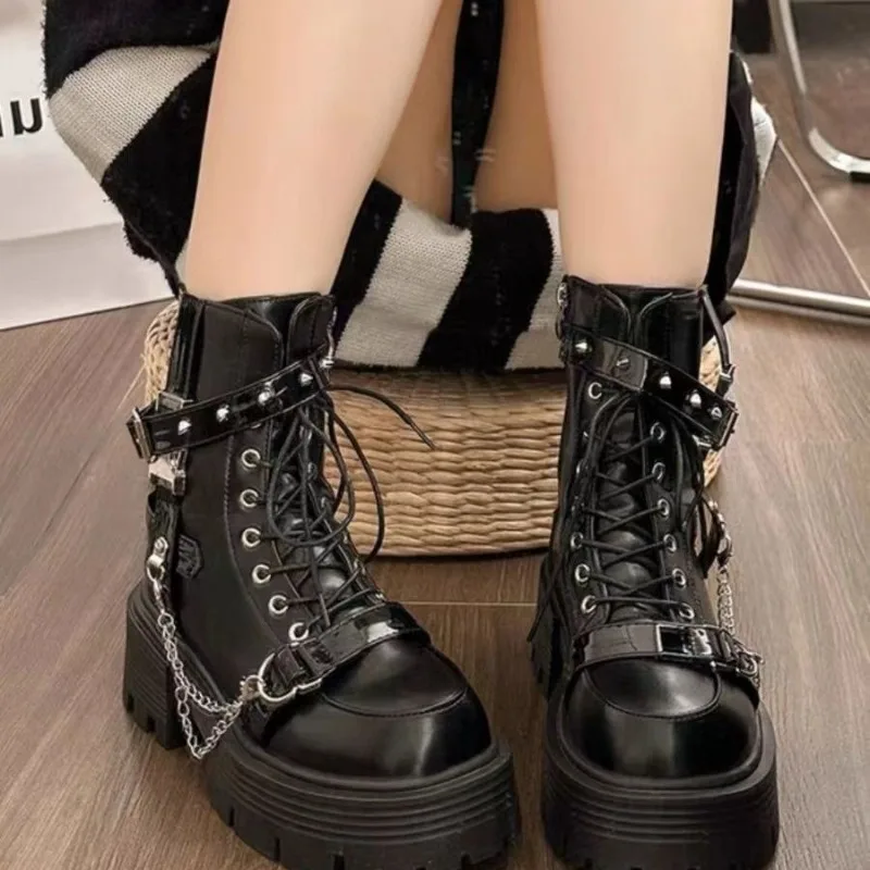 New Arrival Women's Shoes Trend Rivet Platform Motorcycle Boots for Woman Exquisite Ankle Boots Designer Shoes Botas De Mujer