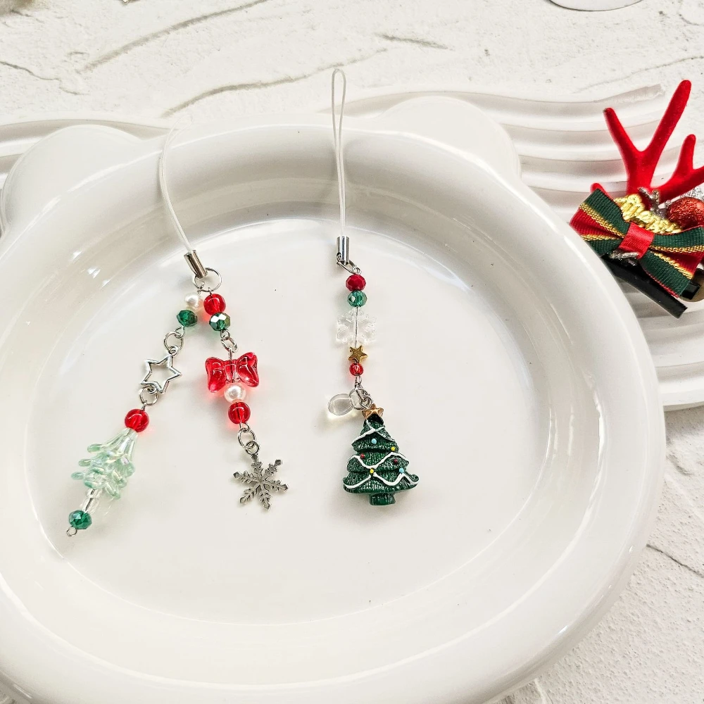Christmas Tree Pendant Cellphone Straps Acrylic Beaded Keychain Charm Red Bowknot Beads Tree Keychain Decoration Accessories