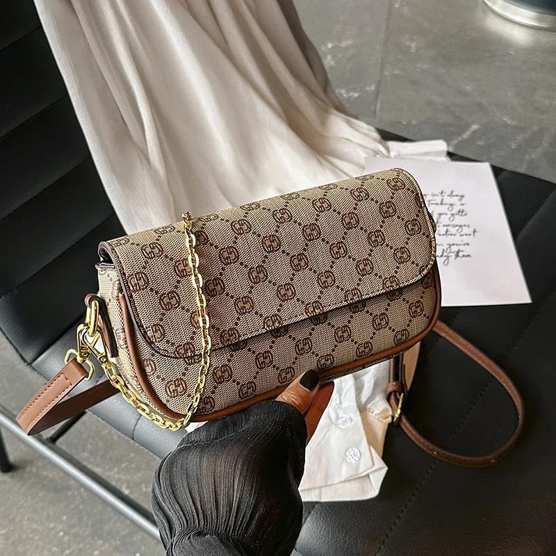 

Famous Design Women's Shoulder Bag - Luxury Leather Crossbody Purse With Vintage Inspired Details And Custom Letter Logo