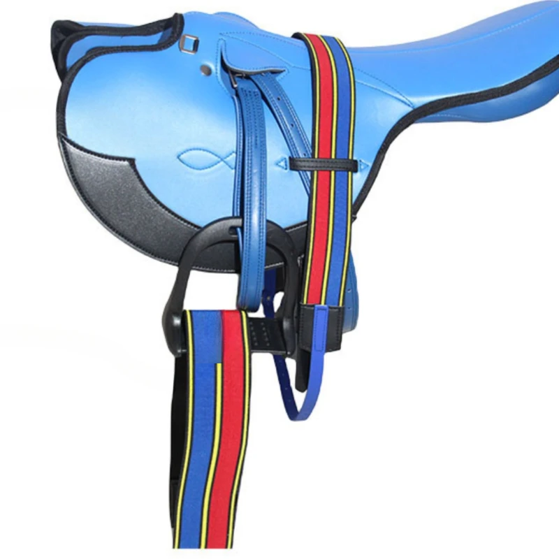 Esercizio mattutino set completo di attrezzatura equestre per l'addestramento del cavallo da corsa a sella