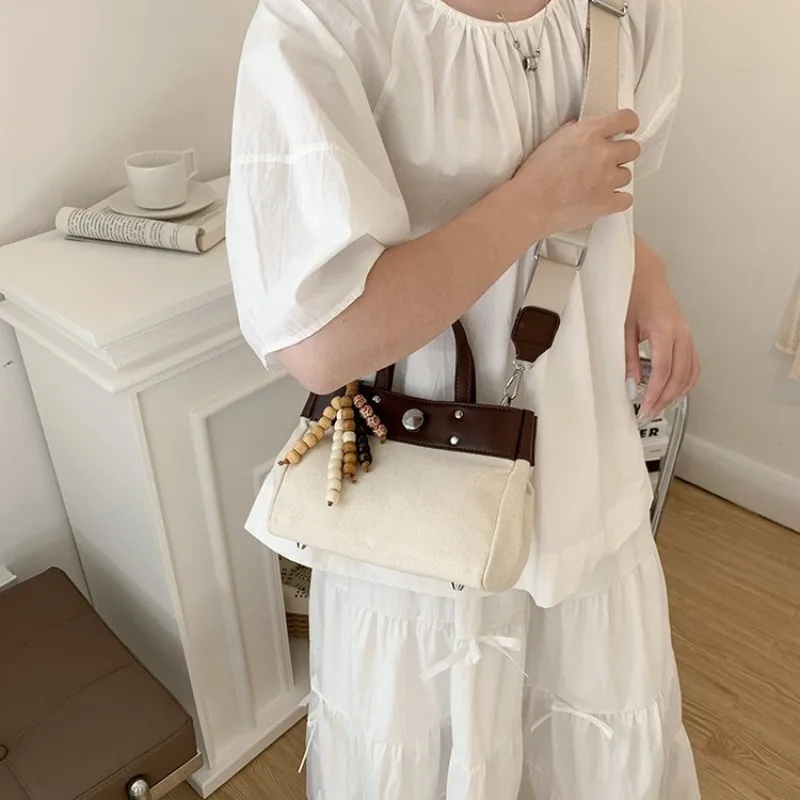 

Luxury Safari Adventure Bag For Women Dust Proof Material For Wildlife Tours And Photography Travel