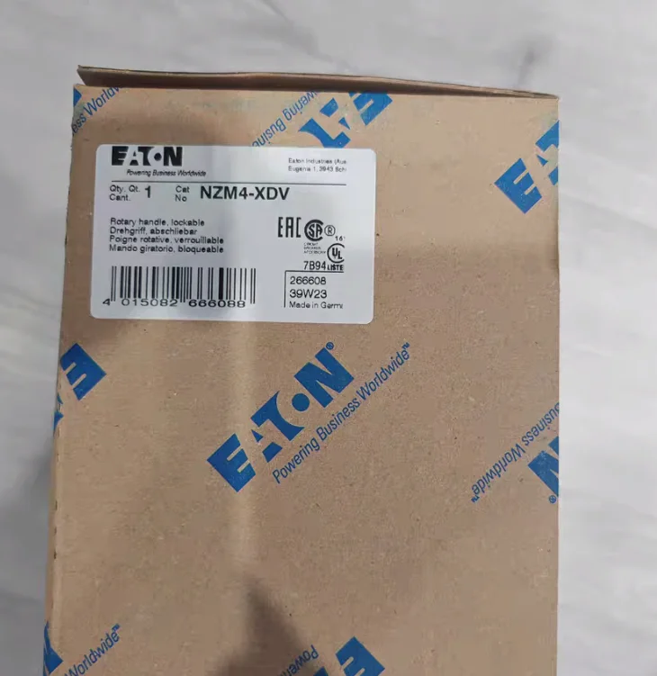 

New NZM4-XDV molded case circuit breaker directly rotates the handle EATON