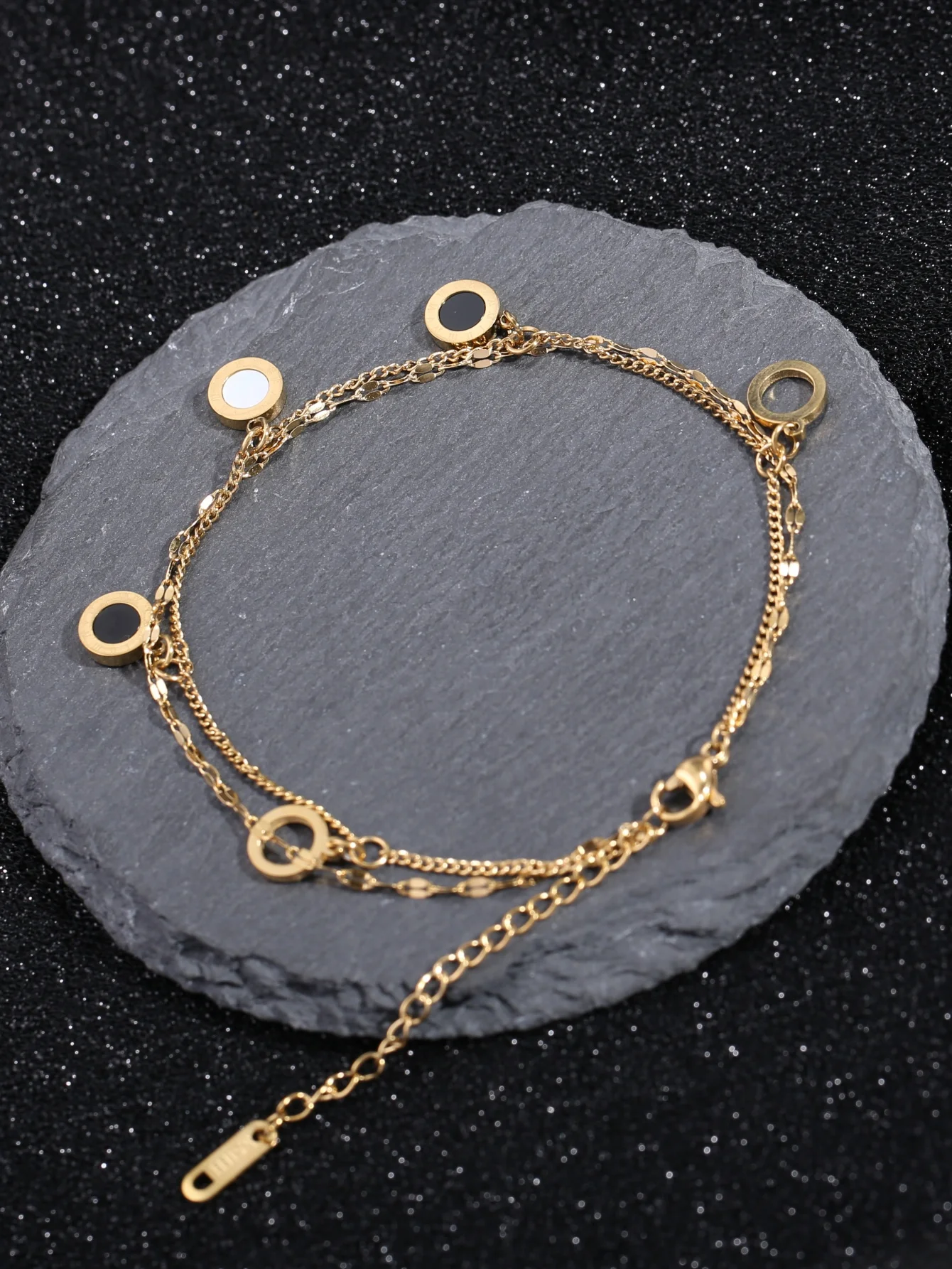 1 Piece Stainless Steel 18K Gold-Plated Black and White Round Disc Double-Layer Fine Chain Anklet with Roman Artificial Mother-Of-Pearl Discs, Adjustable Foot Jewelry Suitable for Women's Cool Street Style, Summer Sandal Pairing, Unique Niche Accessories, Matching Gifts for Friends, Double-Layered Accessories for Various Occasions