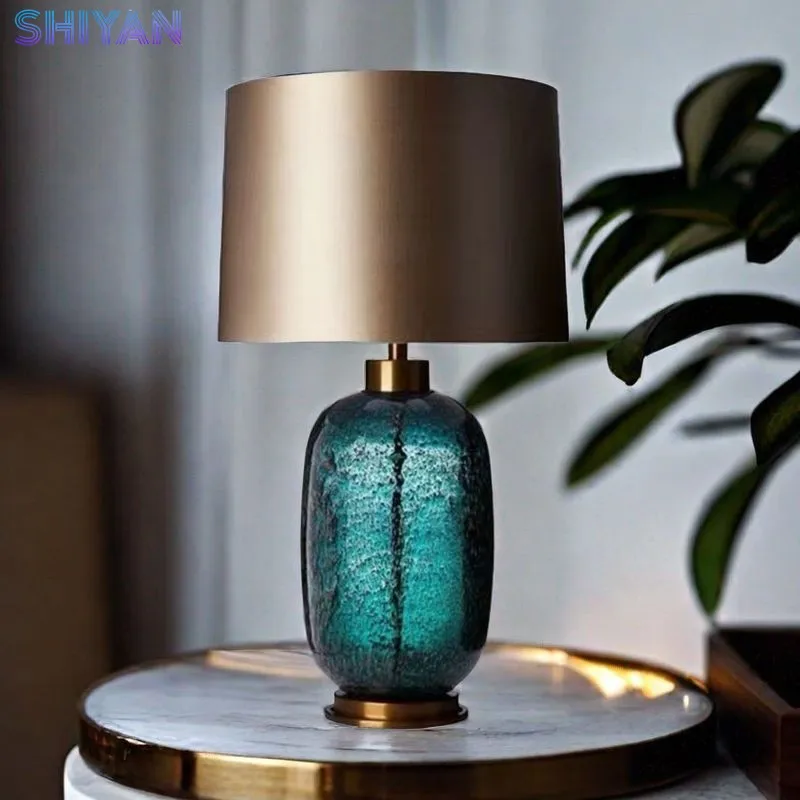 

2026 SHIYAN Современный американский торшер из синего стекла с тканевым абажуром, теплый светодиодный светильник для спальни, прикроватной тумбочки, гостиной, декоративное освещение