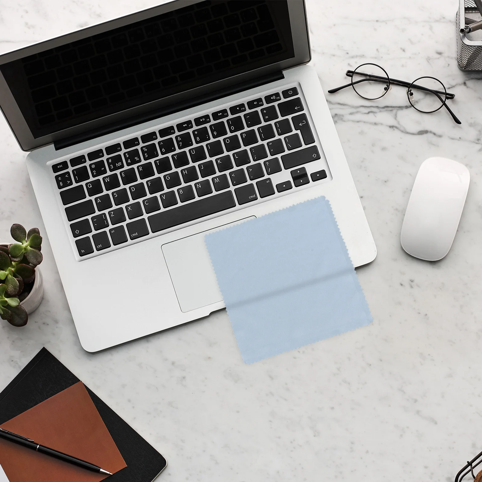 

50Pcs Eyeglass Cleaning Cloth High Quality Fiber Lens Cloths Portable Lightweight Glasses Wipes for Phones Cameras and Screens