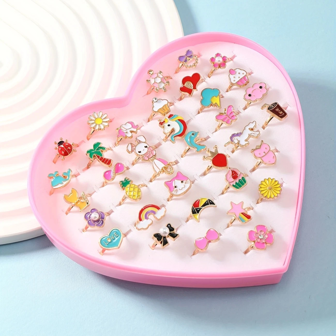 36Pcs Adjustable Kidsren's Rings, Enamel Colored Rabbit, Cat, Rainbow, Butterfly, Pineapple, Ladybug, Flower, Dolphin, Heart-Shaped Open Rings, with Heart-Shaped Gift Box, Little Girl Princess Dress-Up Jewelry, Birthday Party Gift Toys