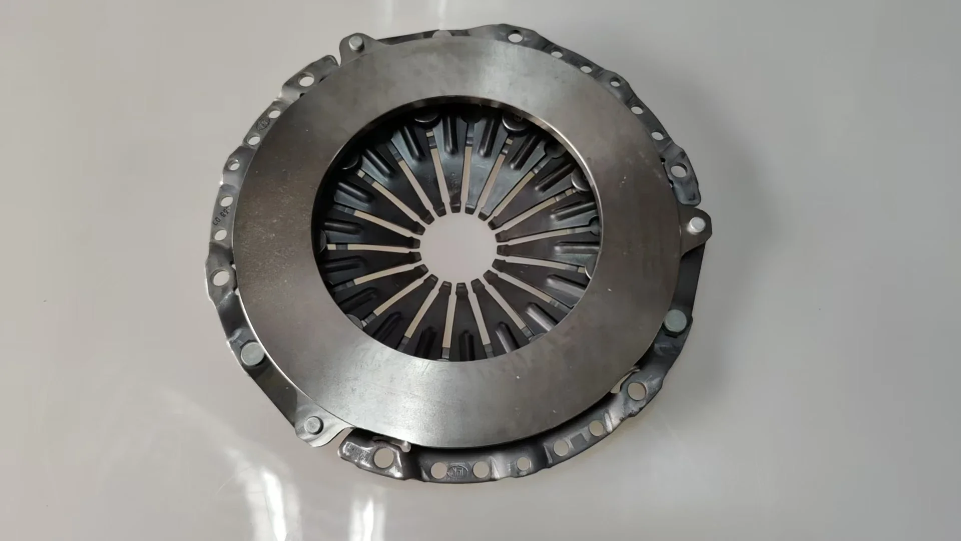 

Прожектор Volkswagen Audi OEM 06B 141 117 C 1230253100 Нажимной диск сцепления Коробки передач Продукт LUK