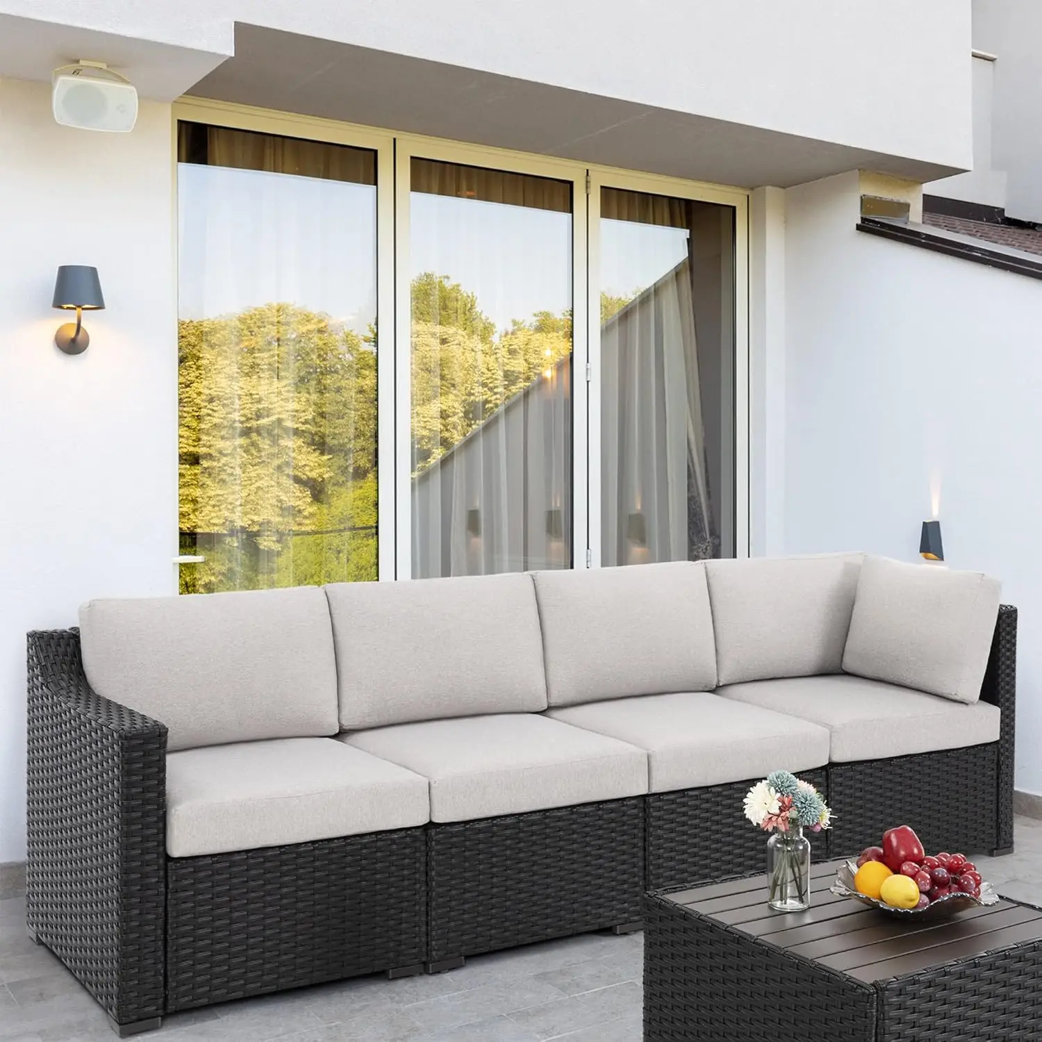 

Модульный уличный секционный диван из 5 предметов с всепогодным плетеным покрытием из полиэтиленового ротанга, глубокими подушками и простой сборкой