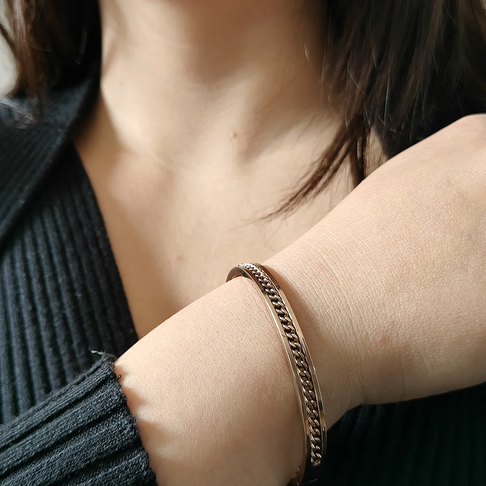 

Fashion inlaid rope women's 18K bracelet, simple stainless steel bracelet, Valentine's Day birthday gift for girlfriend