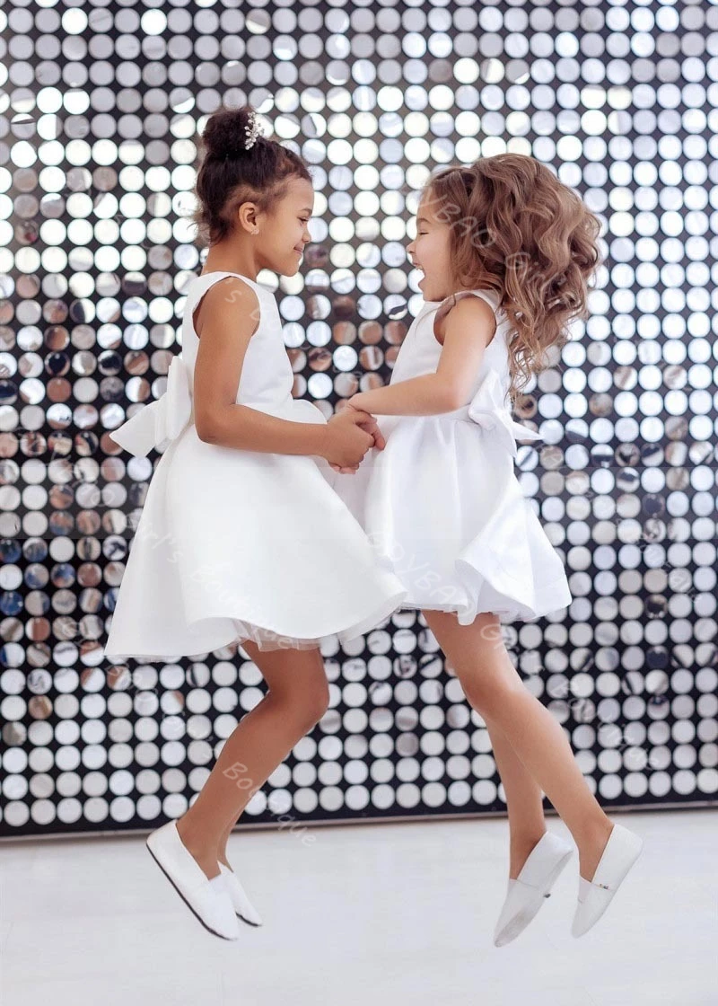 사용자 정의 소녀 파티 가운 라운드 넥 민소매 웨딩 꽃 소녀 드레스 위의 무릎 길이 2-14 어린이 친교 드레스와 활