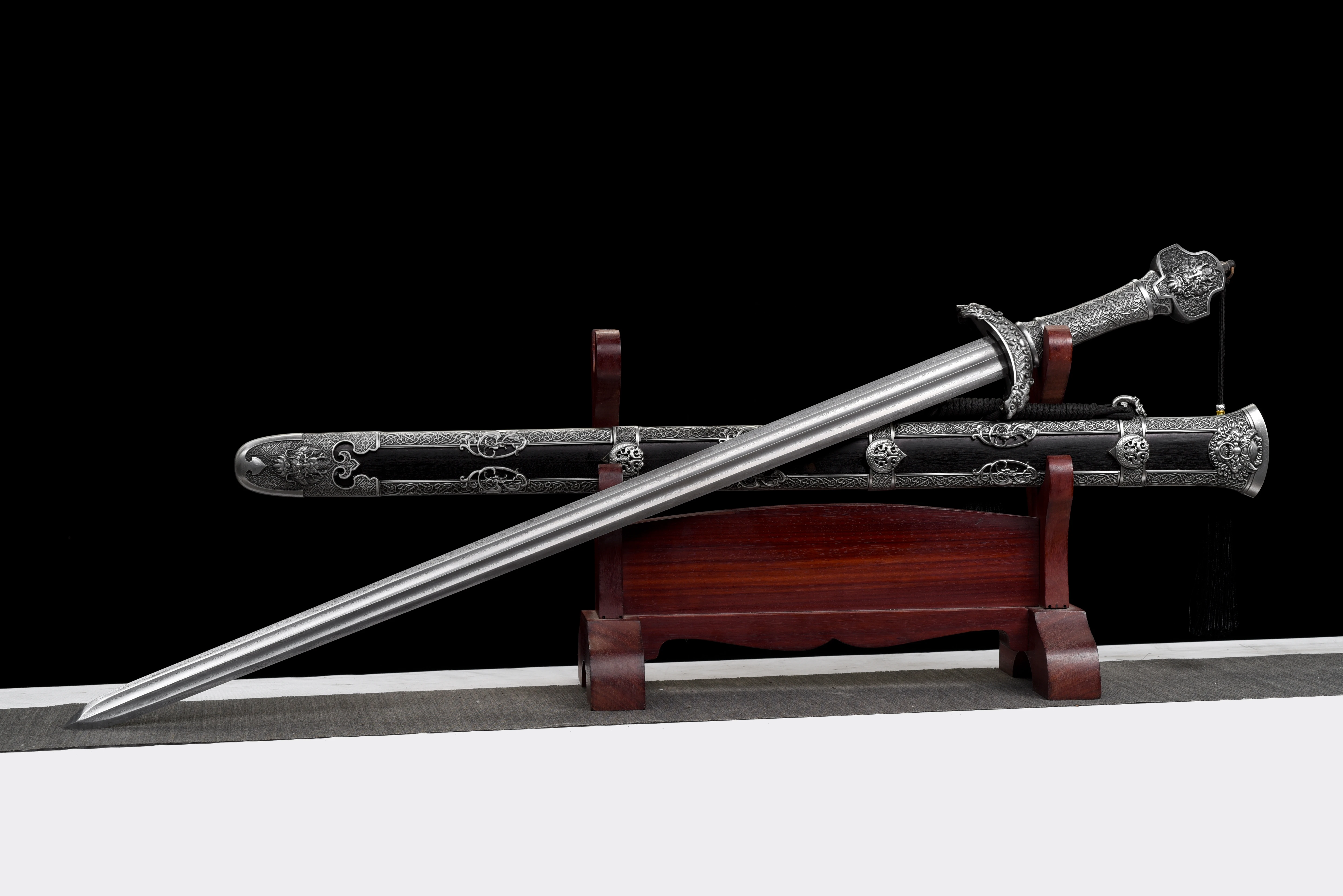 katana samurai sword, medieval battle preparation Templar order cosplay hand-folded Damascus steel, sharp blades, training full