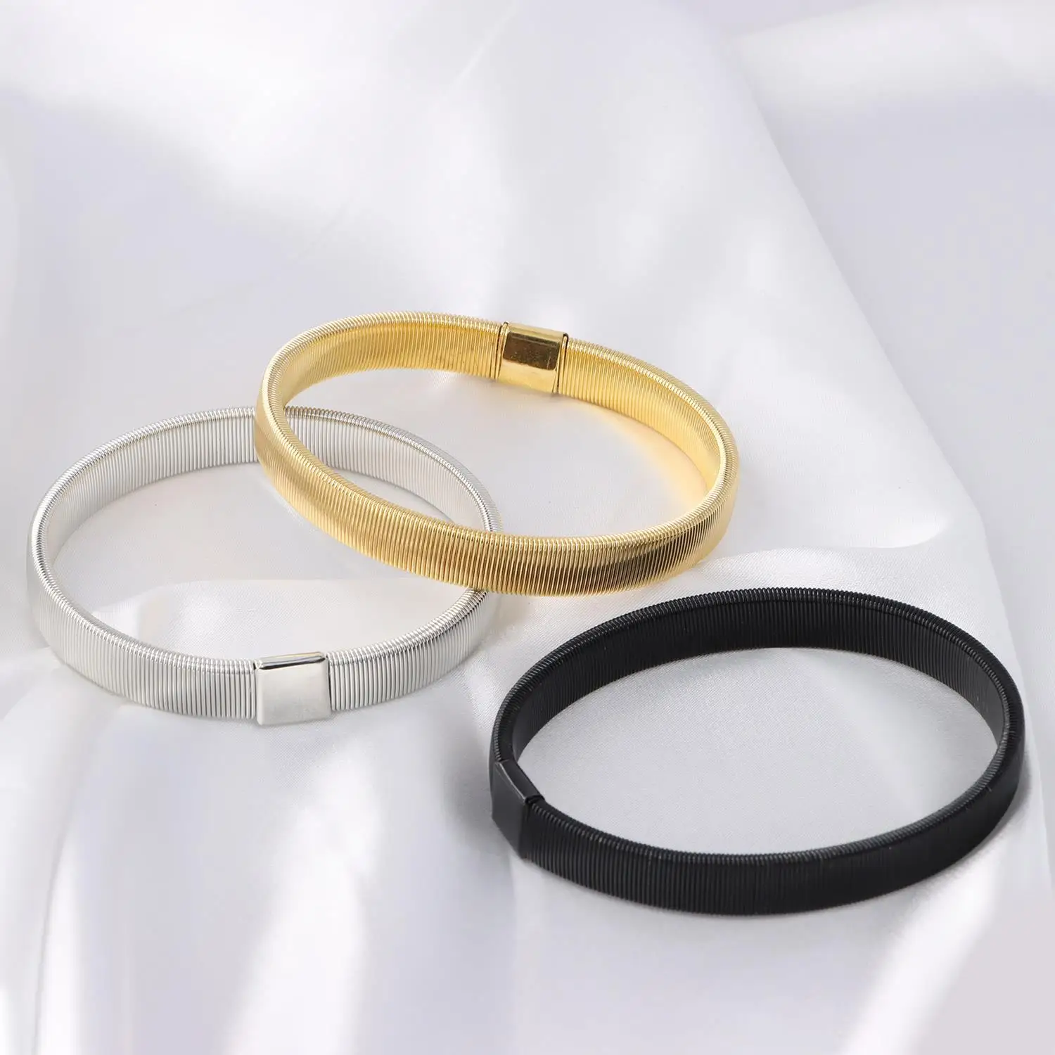 Uniseks Garter Lengan Logam Elastis Melar Cincin Lengan Kemeja Manset Penyangga Lengan Aksesori Pakaian Gelang Pria Baru