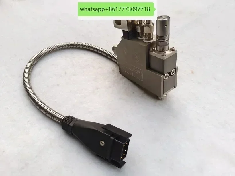 

Nordson hot melt glue machine spray gun meler high temperature dispensing gun fine Thai gift box high speed Robatech valve