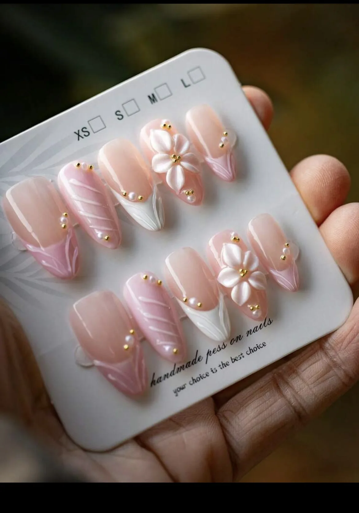 10 Pieces of Almond-Shaped Handmade Nails with Gentle Nude Pink Petals in a Sweet French Style, Featuring Three-Dimensional White Flowers and Embossed Gold and Silver Small Pearls, Glossy Fake Nails Suitable for Girls' Daily Wear, Dates, Weddings, and Vacations, Can Be Reused view 6