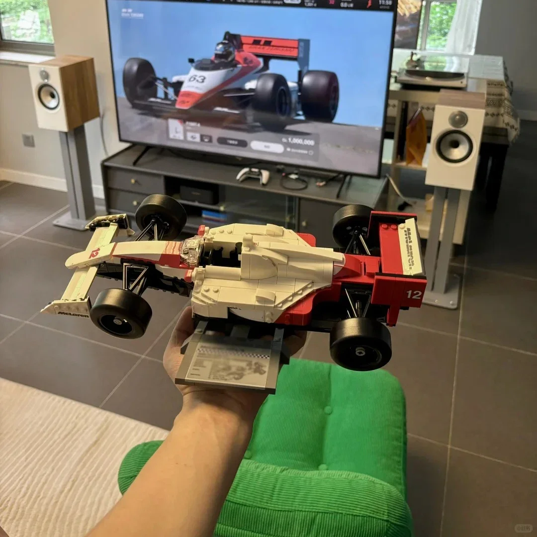 Heiße Angebote 693-teiliger MOC Sena Racing Mp4 Nigel Mansell Mechanische Gruppe Bausteine Kreative Steine Weihnachtsgeschenke für Erwachsene – Detail 3