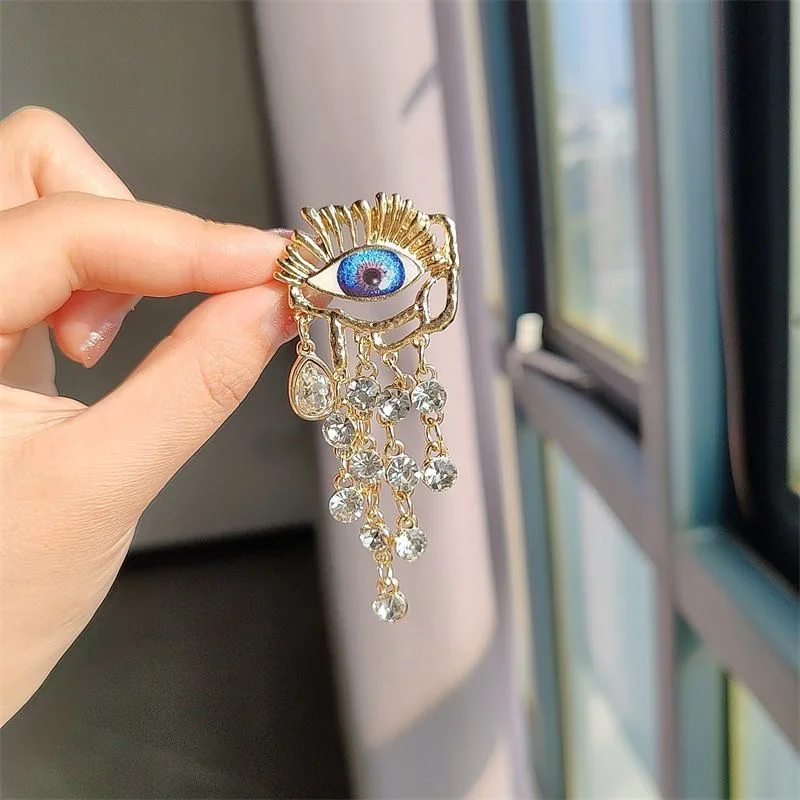 Европейская и американская преувеличенная брошь с голубыми глазами, женская брошь в стиле ретро с кисточками в стиле барокко, нишевый аксессуар в виде цветка на груди