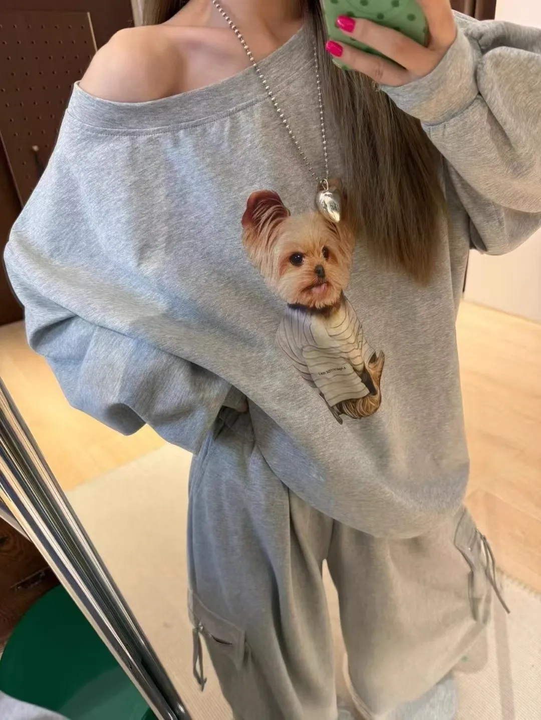 초가을 새로운 패션 만화 개 프린트 루즈핏 캐주얼 얇은 스웨트셔츠 여성용 동대문 스타일 어깨 비대칭 통근룩