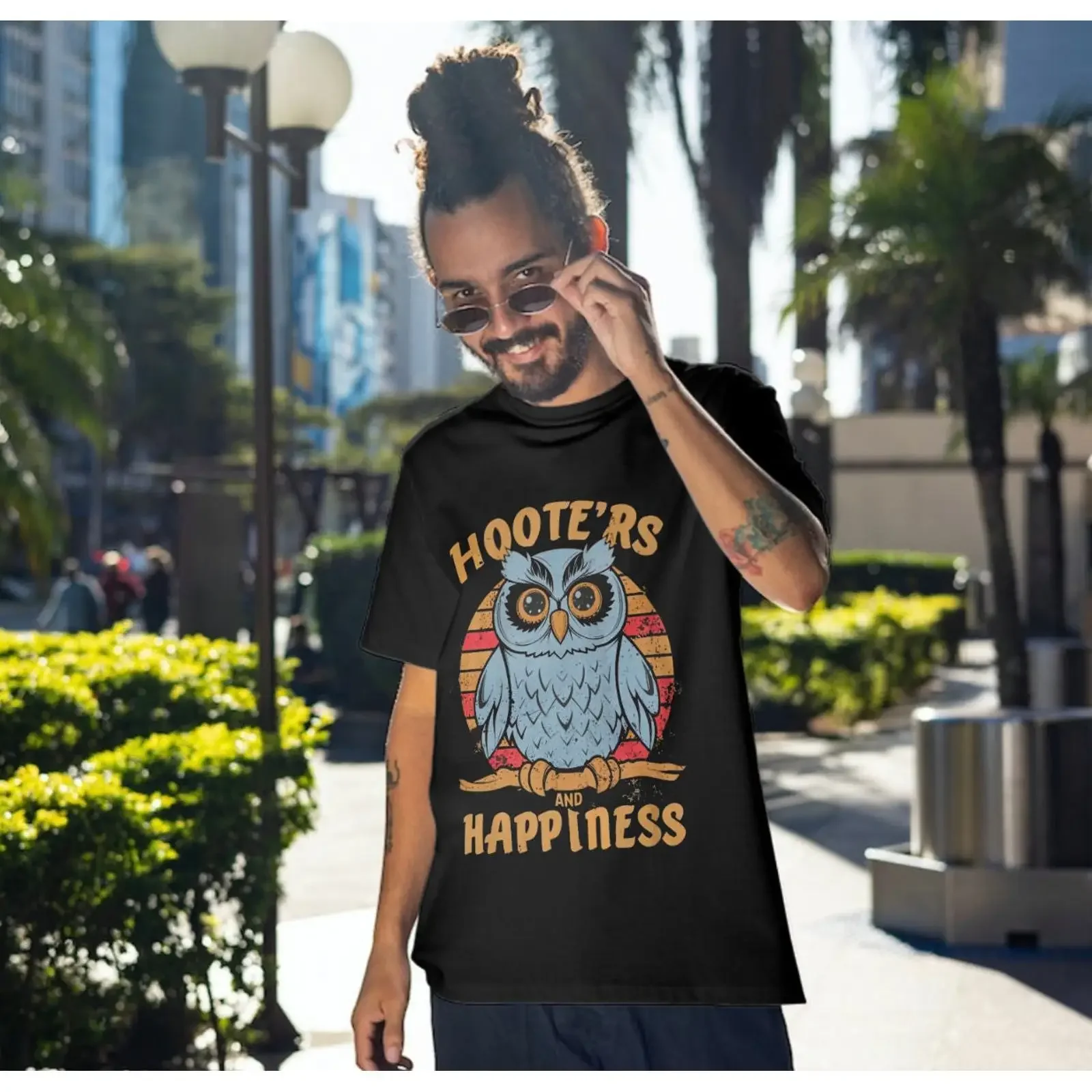 Witziges Eulen-T-Shirt aus Baumwolle im Retro-Stil mit „Hooters and Happiness“-Design, Vintage-Waschung, leicht atmungsaktiv, weich und vielseitig.