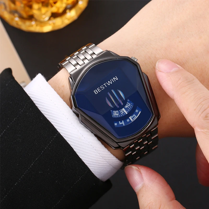 

Fashionable and Personalized Men's Watch Trendy Plate Watch Style Motorcycle Concept Watch Male Dominance Black Technology Watch
