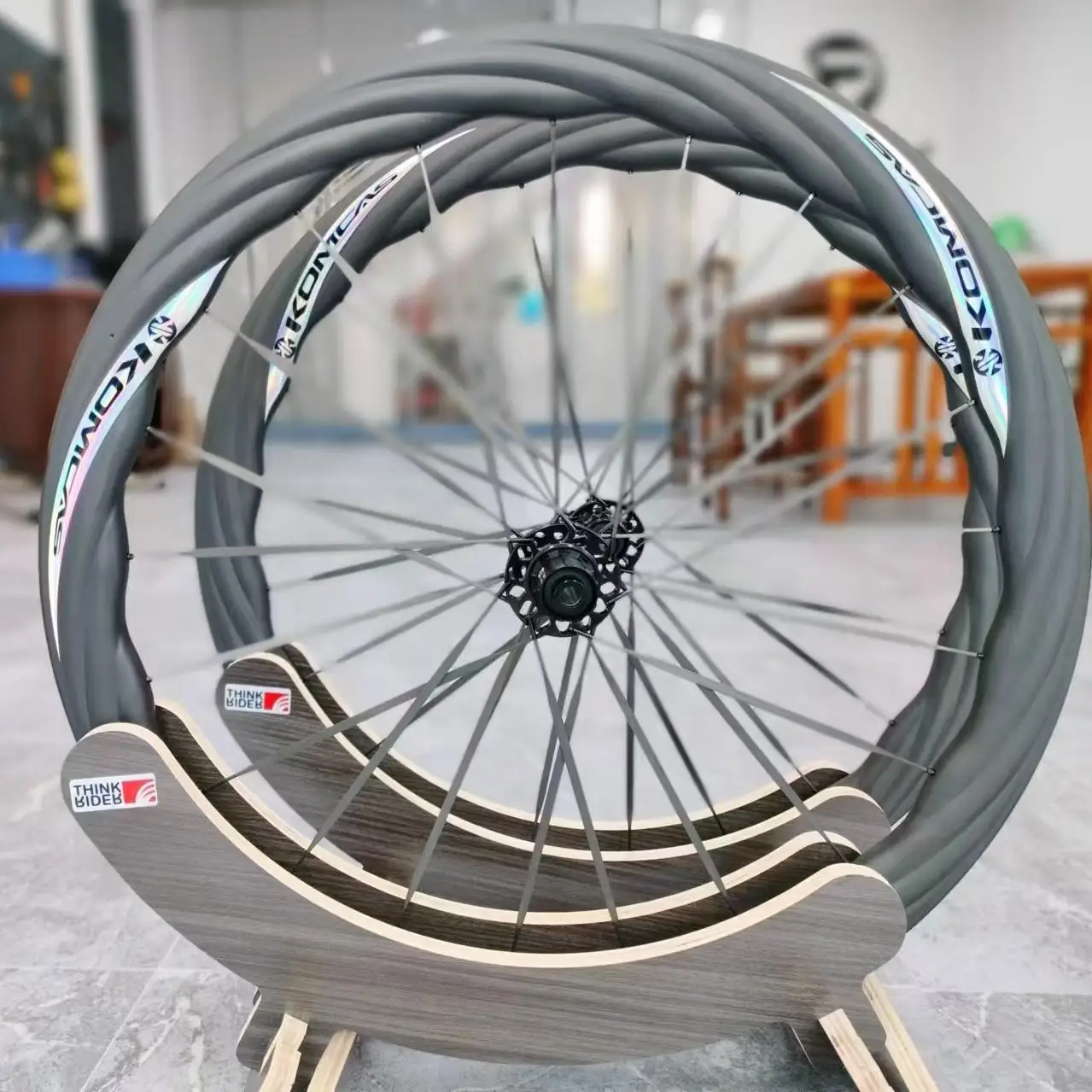 

Komcas MUSCLE карбоновые дорожные колеса керамические для DT SWISS Hub 700c * 50/60 мм, ширина 28 мм, 36T, комплект колес с трещоткой 700c для дискового велосипеда