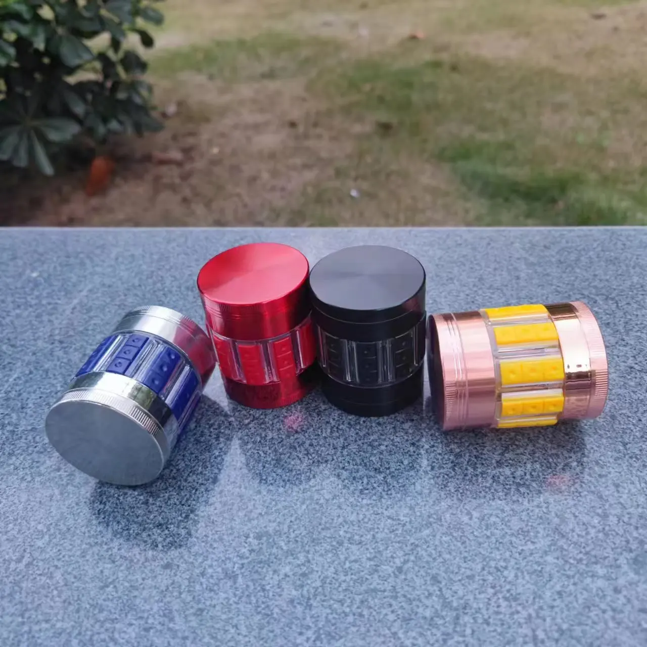 New 55mm aluminum alloy cigarette grinder, four layer grinder