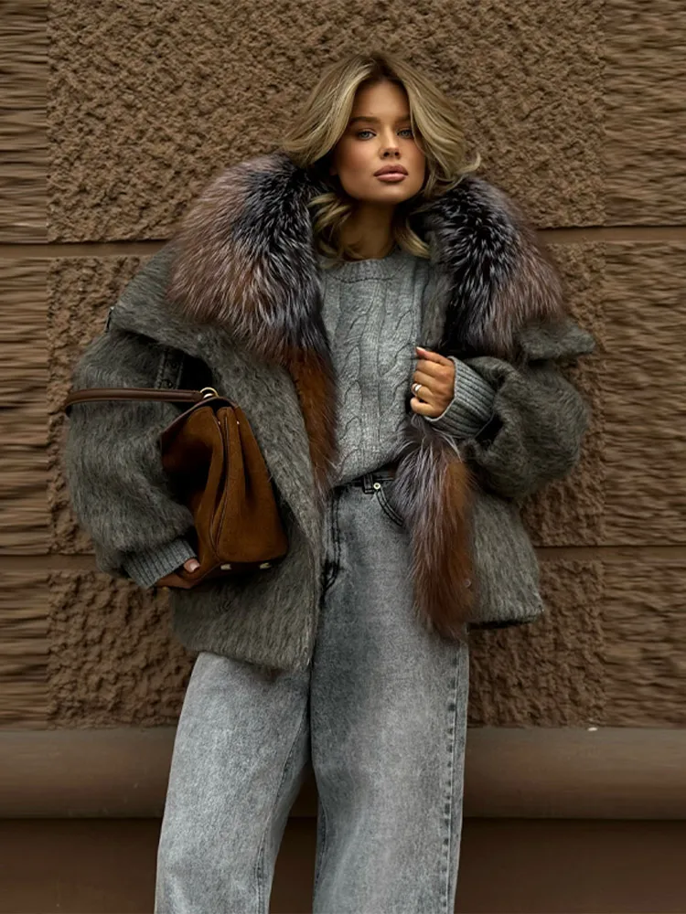 سترة فاخرة أنيقة بياقة من الفرو الصناعي للنساء معطف فروي بجيب مقسم من الصوف 2025 موضة جديدة للسيدات لخريف وشتاء ملابس الشارع #5