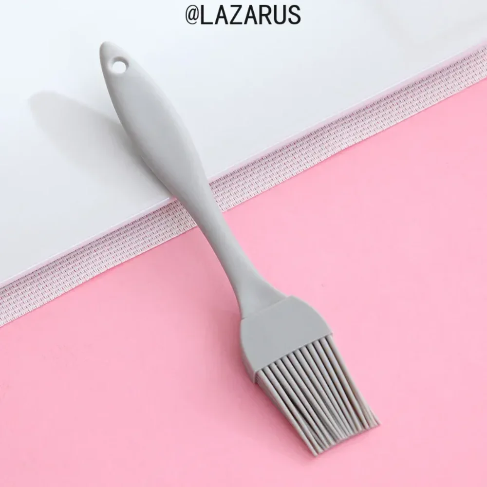 Silicone Basting Brush – Heat-Resistant, Non-Shedding, Multi-Use for Baking, BBQ & Pancakes, Easy to Clean.