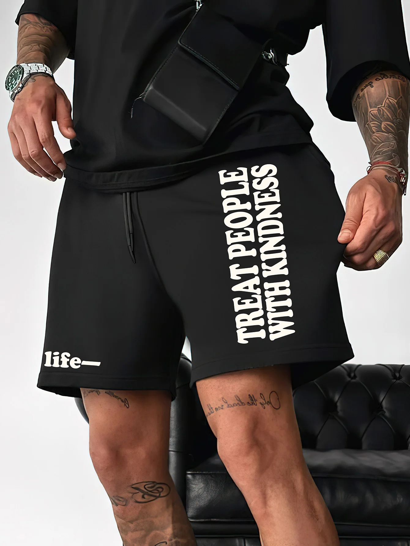 

Men's Letter Pattern Preppy and Sporty Style Shorts Comfortable Lightweight for Summer Outdoor Activities