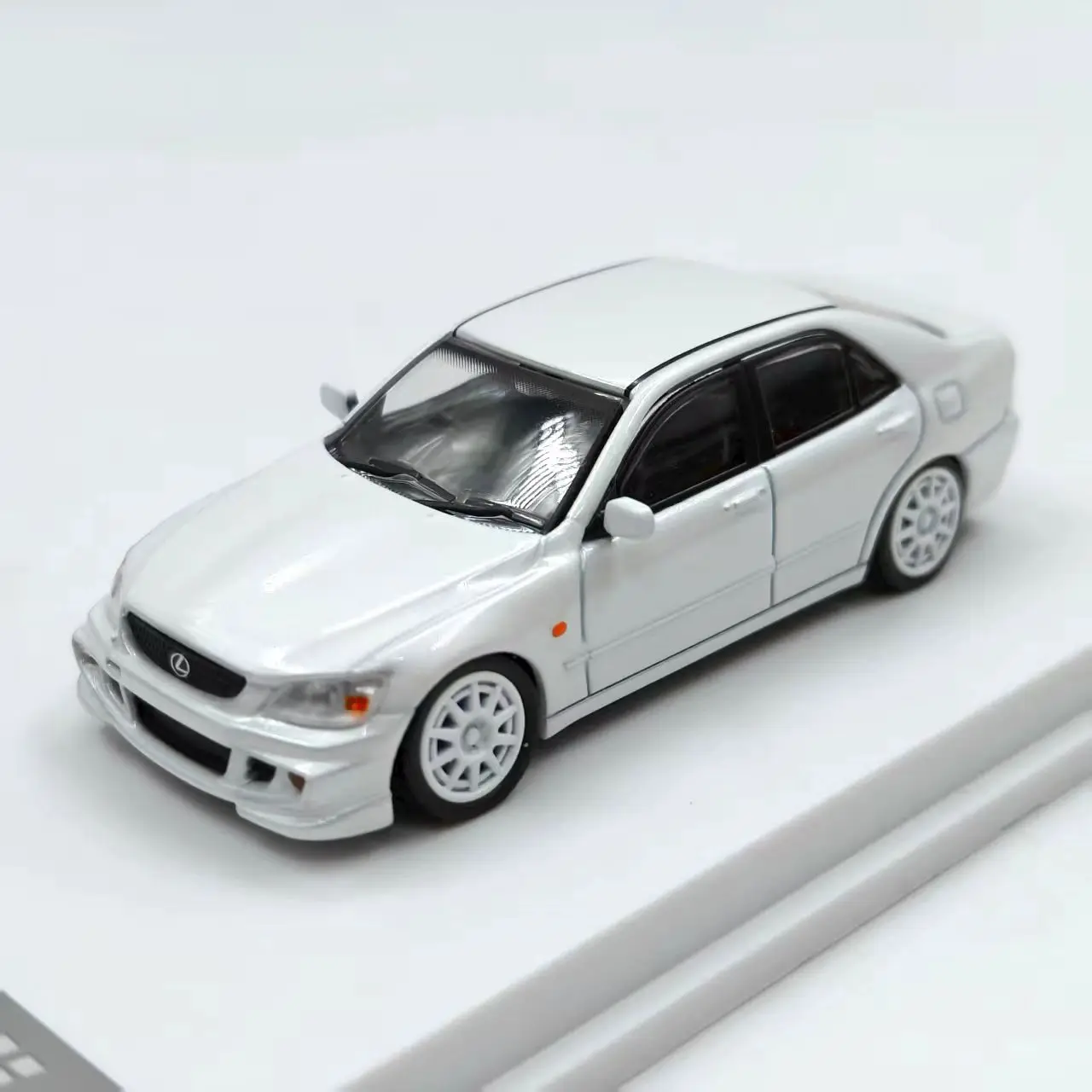 

Fine Works 1:64 IS200 ALTEZZA Alloy Car Diecasts & Toy Vehicles Car Model Miniature Scale Model Car For Children