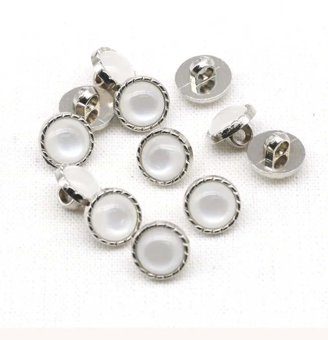 30pcs/lot Size: 11.5mm (0.45 inch) Sliver Round Buttons Shirt Resin Plastic Button Scrapbooking DIY Accessories (ss-1019)