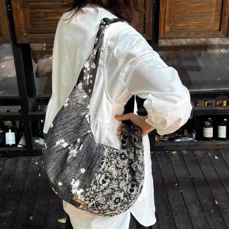 กระเป๋าสะพายไหล่ลายปะติดสุดหรู แฟชั่น Y2K สไตล์วินเทจ กระเป๋าโฮโบ ฮารูกุ กรันจ์ กระเป๋าถือสะพายข้างสำหรับผู้หญิง