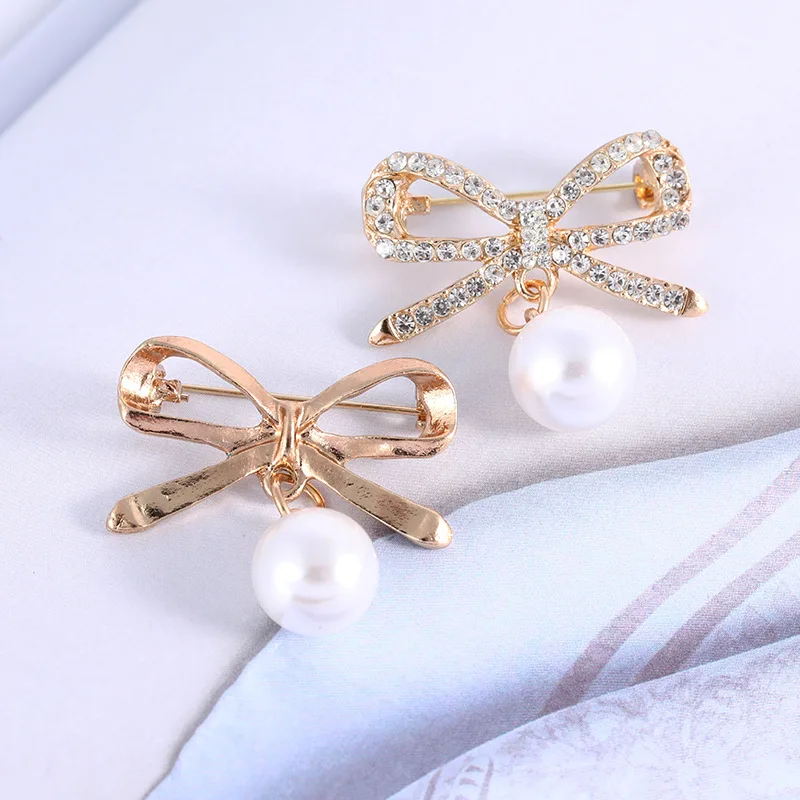 Антиэкспозиционная-пуговица-для-свитера-креативная-индивидуальная-брошь-с-жемчужным-бантом-модная-универсальная-булавка-для-костюма-одежды